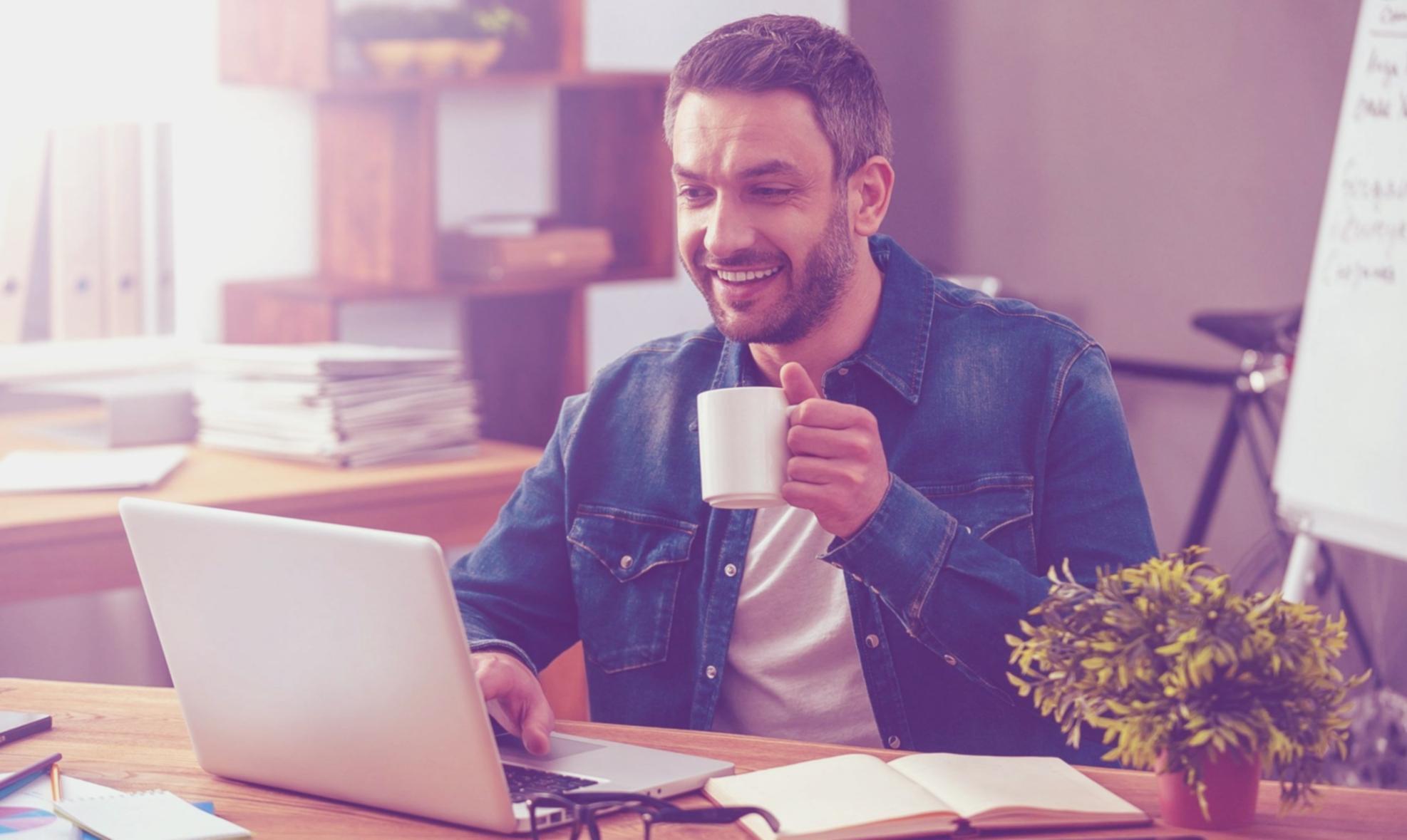 Équipe de travail collaborant sur des projets commerciaux innovants